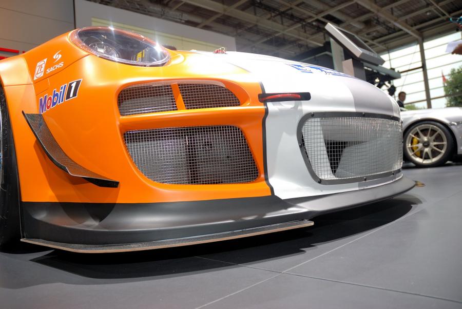  Porsche 911 GT3 R Hybrid 2010 года  (фото 29 из 36)